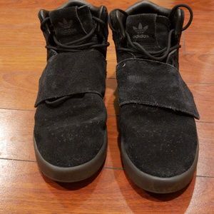 Kids adidas tubular j strap black